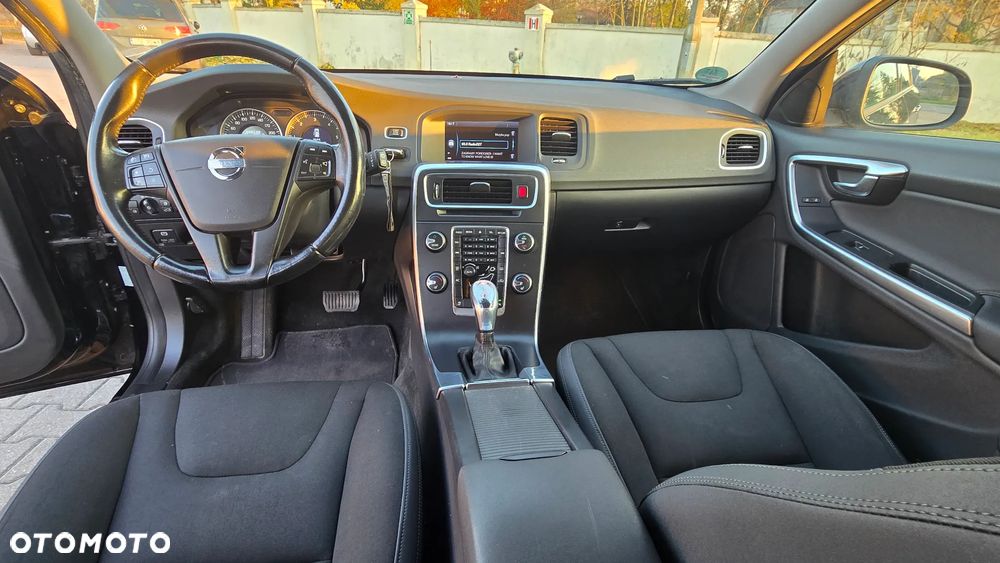 Volvo V60 D4 Geartronic RDesign - 9