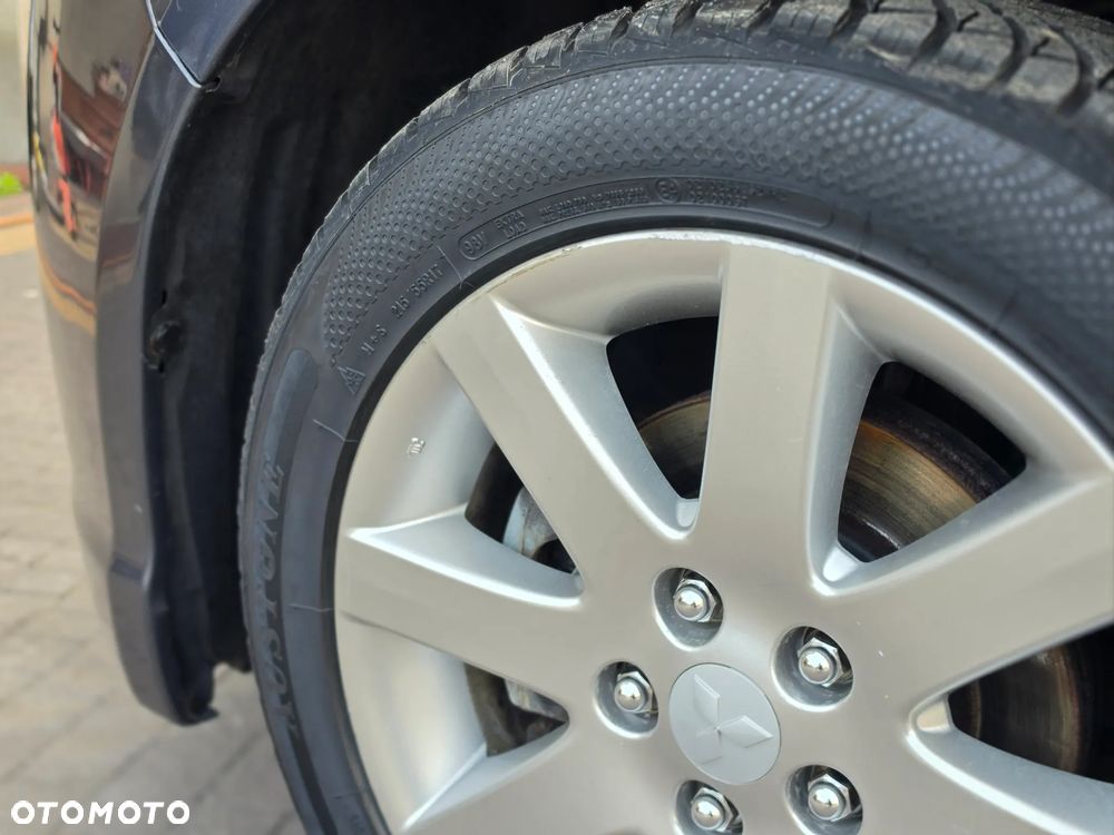 Mitsubishi Grandis - 7