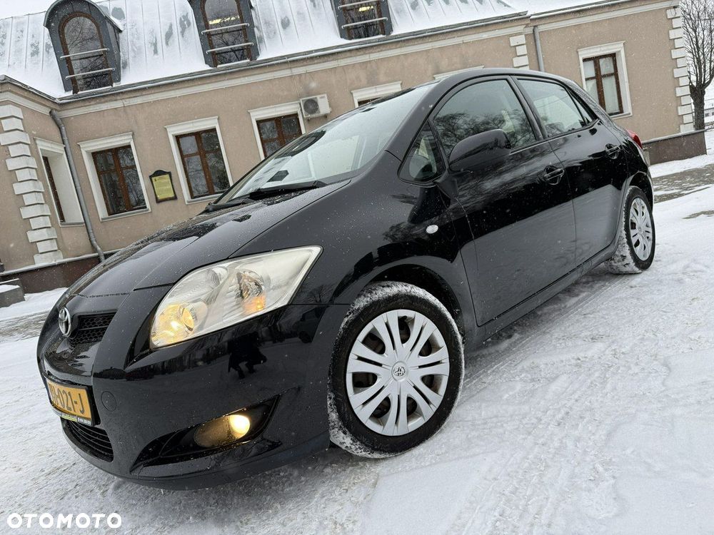Toyota Auris - 1