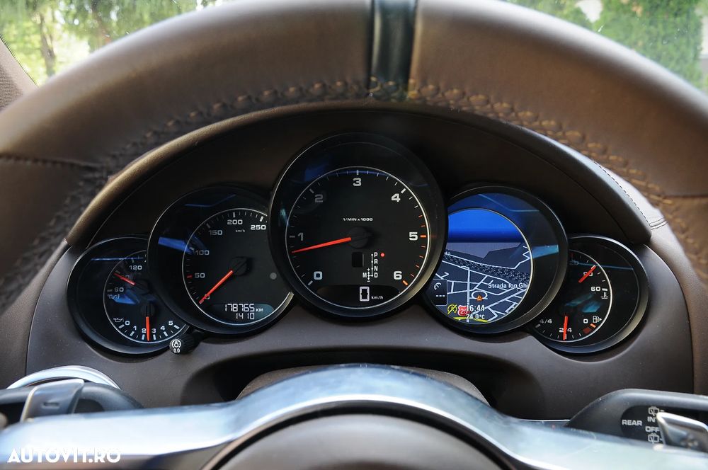 Porsche Cayenne 3.0TD TipTronic - 12