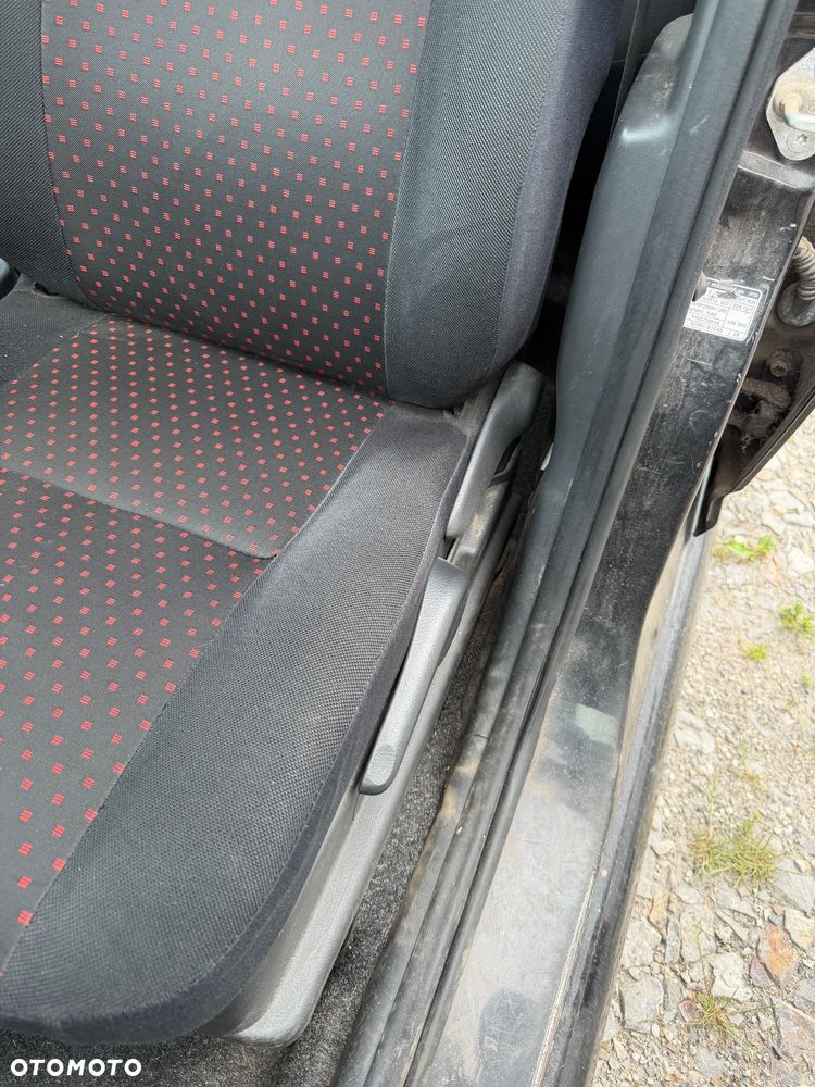 Daihatsu Sirion 1.5 - 11