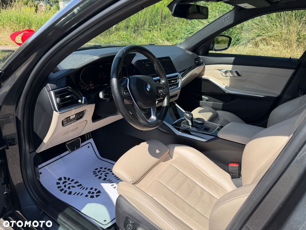 BMW Seria 3 330i xDrive M Sport - 15