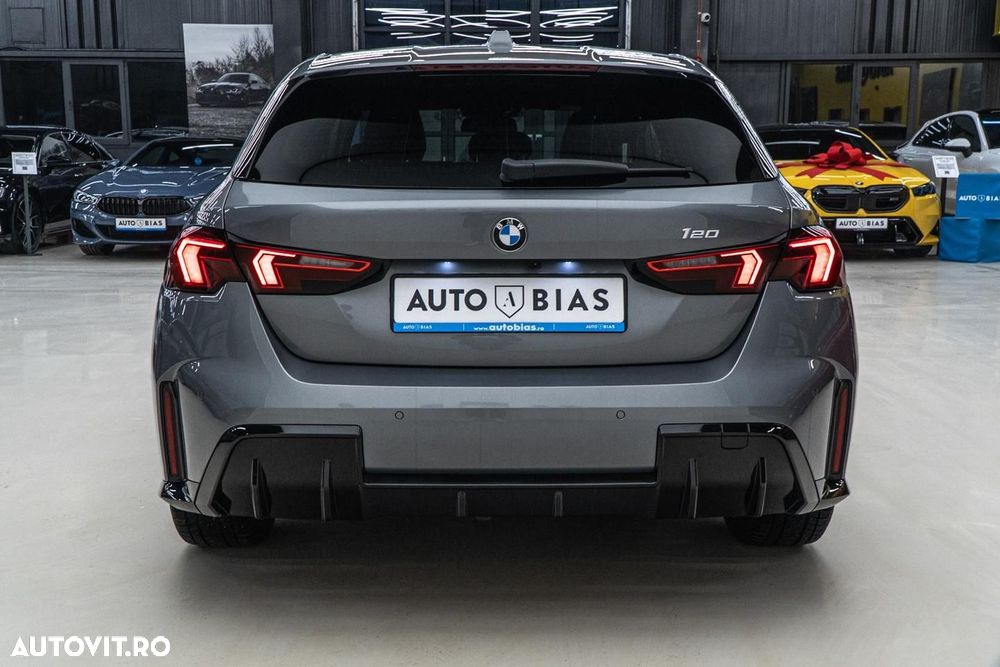 BMW Seria 1 120 AT MHEV - 24