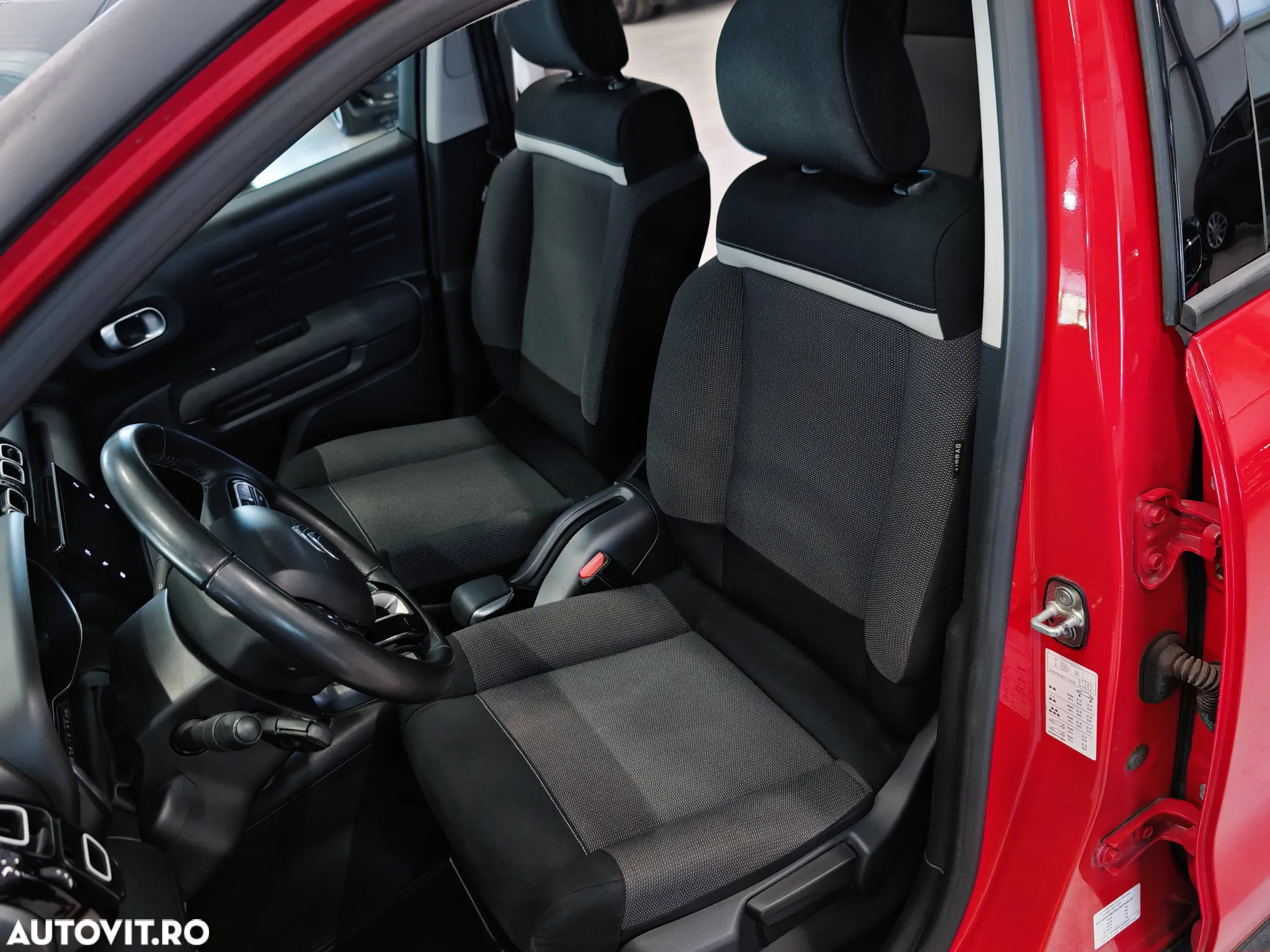 Citroën C3 AIRCROSS 1.2 PureTech S&S EAT6 Shine - 10