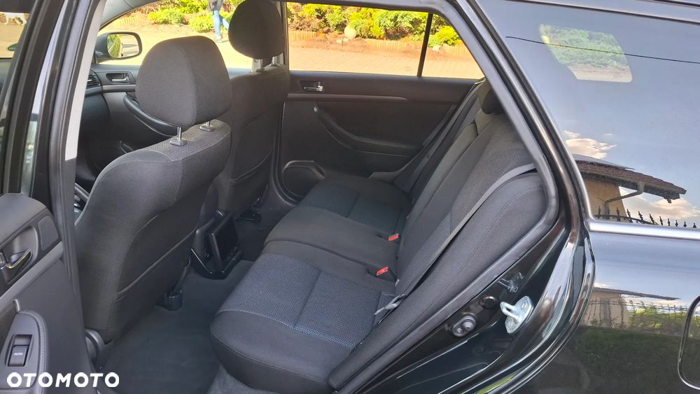 Toyota Avensis 1.8 VVT-i Sol Premium - 11