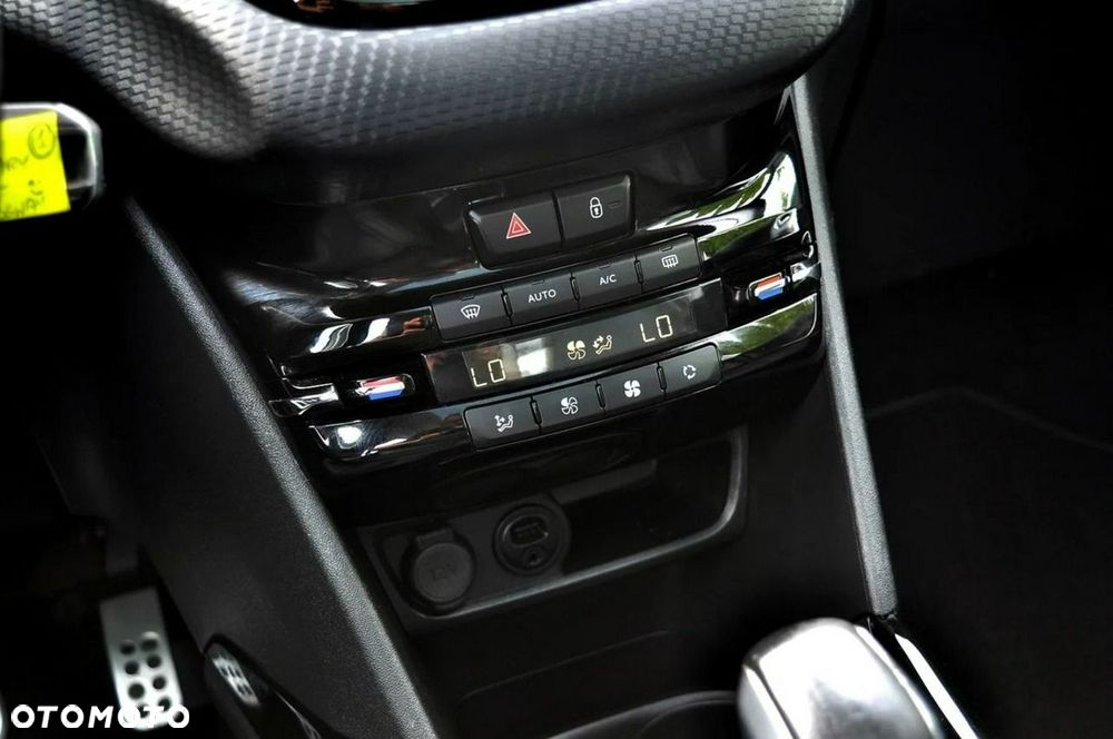 Peugeot 2008 1.2 Pure Tech Crossway S&S - 33