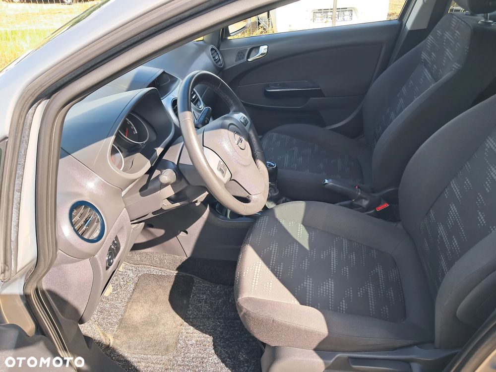 Opel Corsa 1.4 16V 150 Jahre - 12