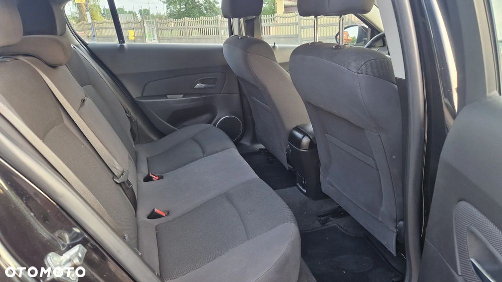 Chevrolet Cruze 1.6 LT - 11