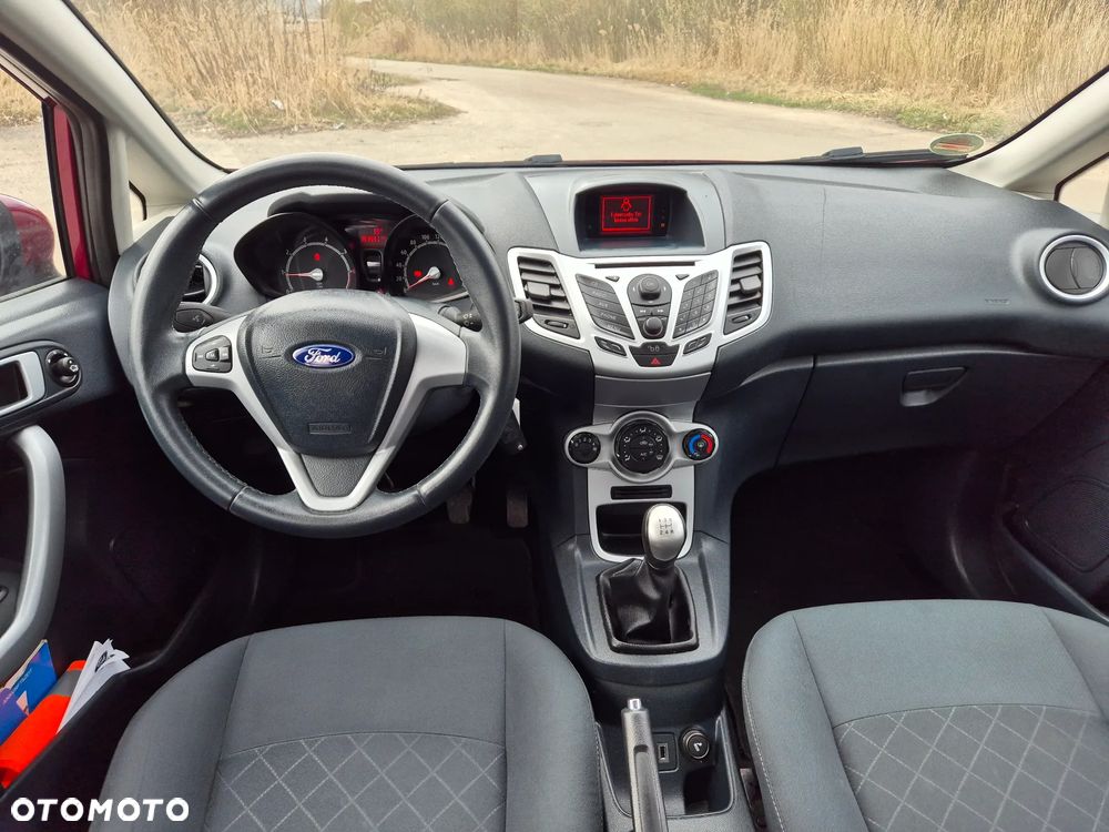 Ford Fiesta 1.25 Celebration - 17