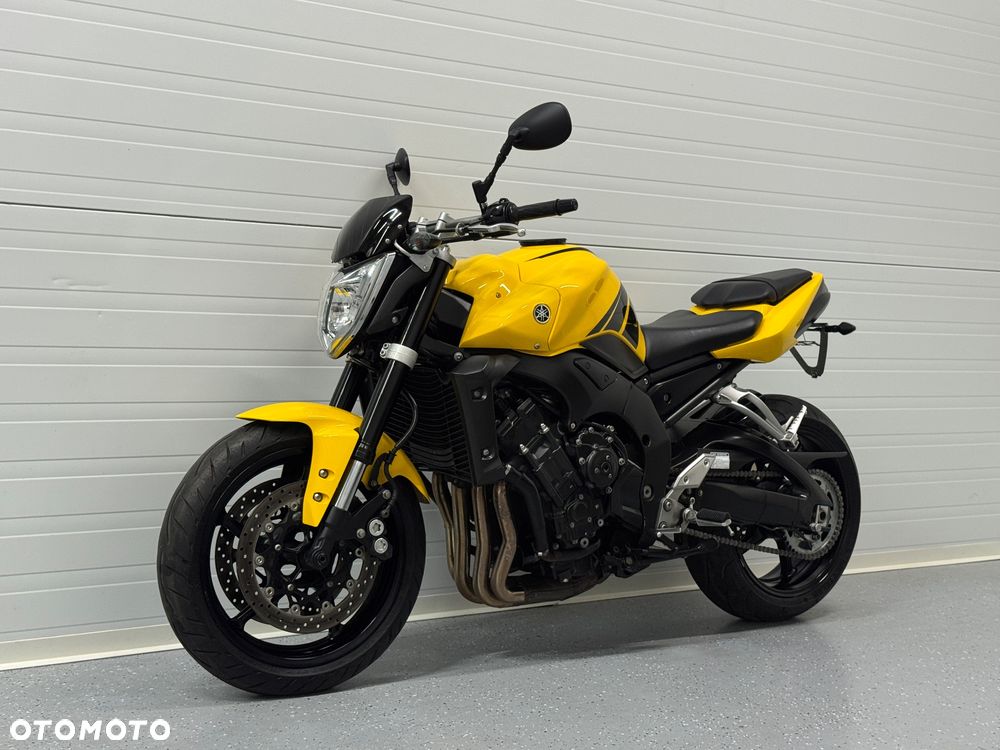 Yamaha FZ - 12