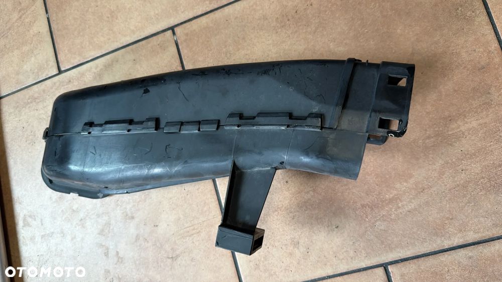 BMW G01 G02 G05 KIEROWNICA POWIETRZA DOLOT WLOT 8599684 - 2