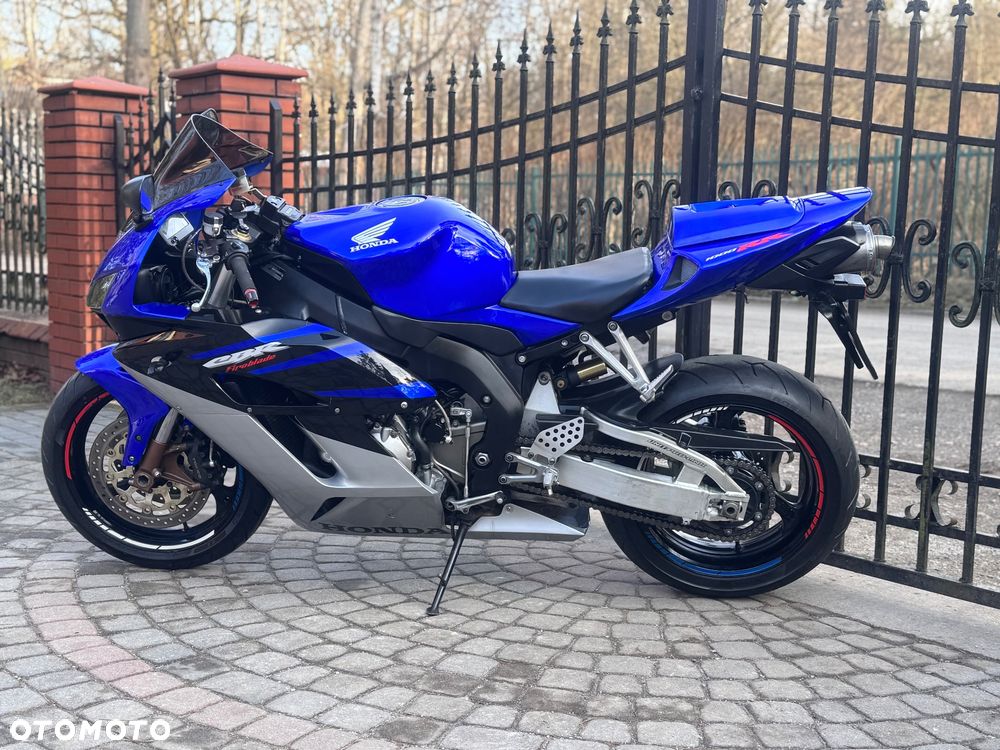 Honda CBR - 7