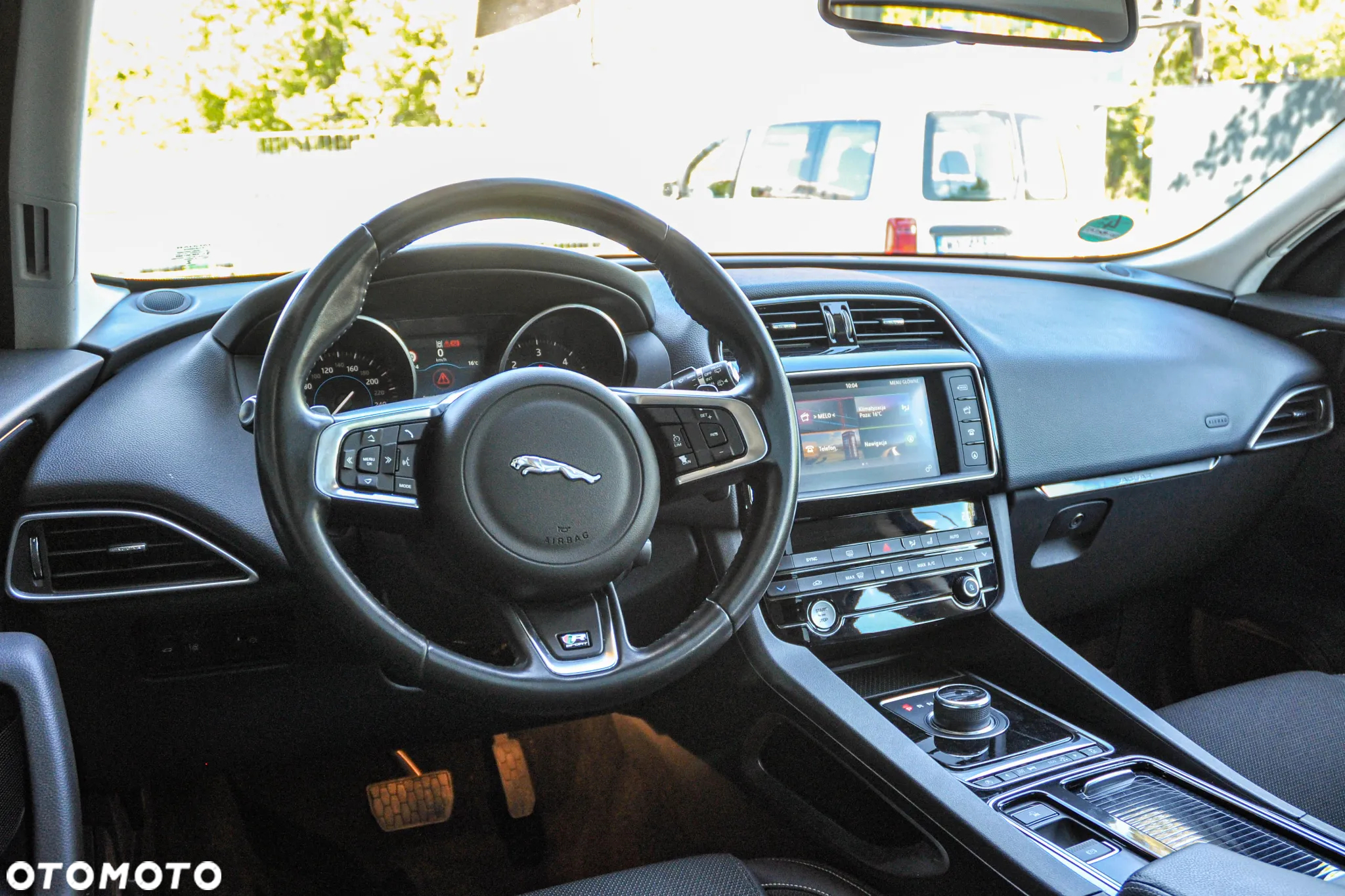 Jaguar F-Pace 2.0 i4D AWD R-Sport - 9