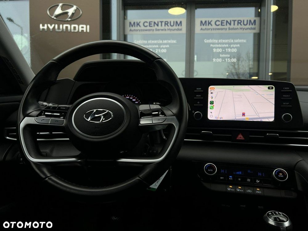 Hyundai Elantra - 11