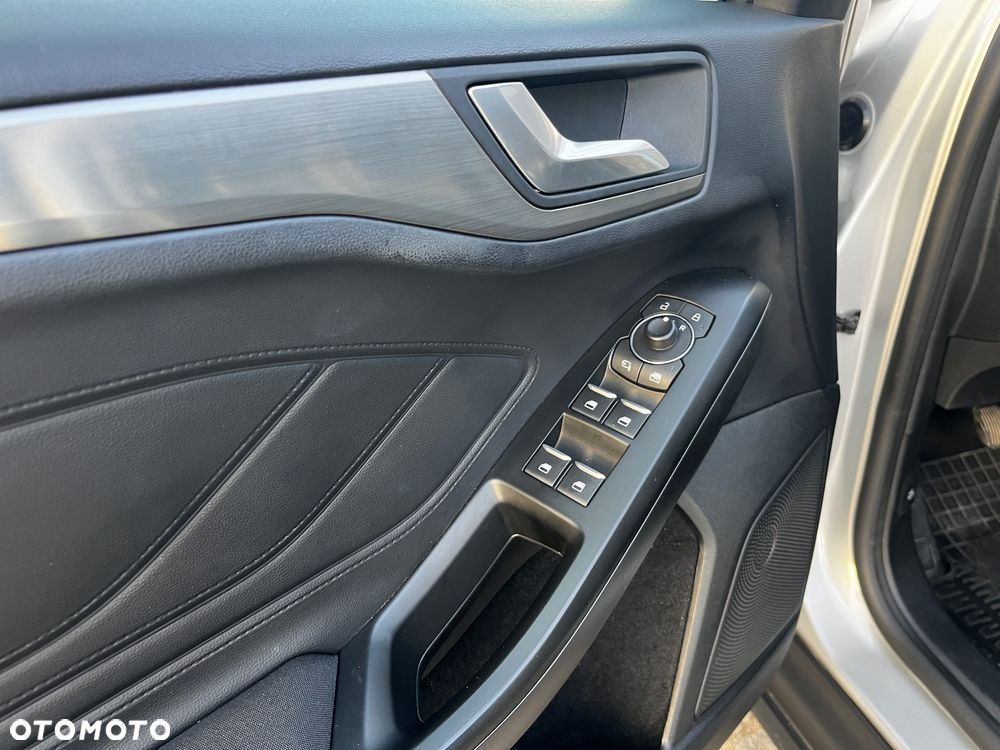 Ford Focus 1.0 EcoBoost Titanium - 14