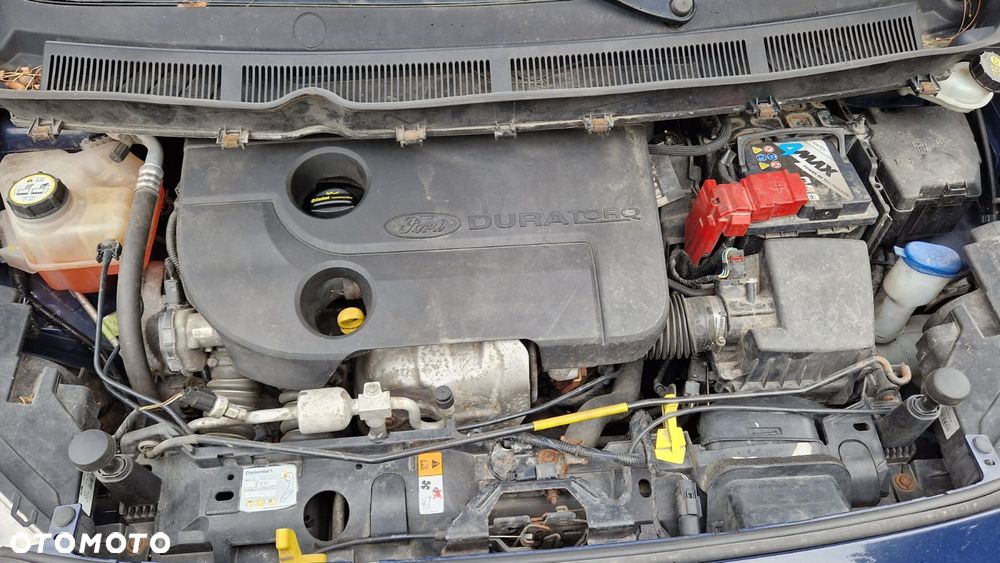 Ford Transit Courier - 23