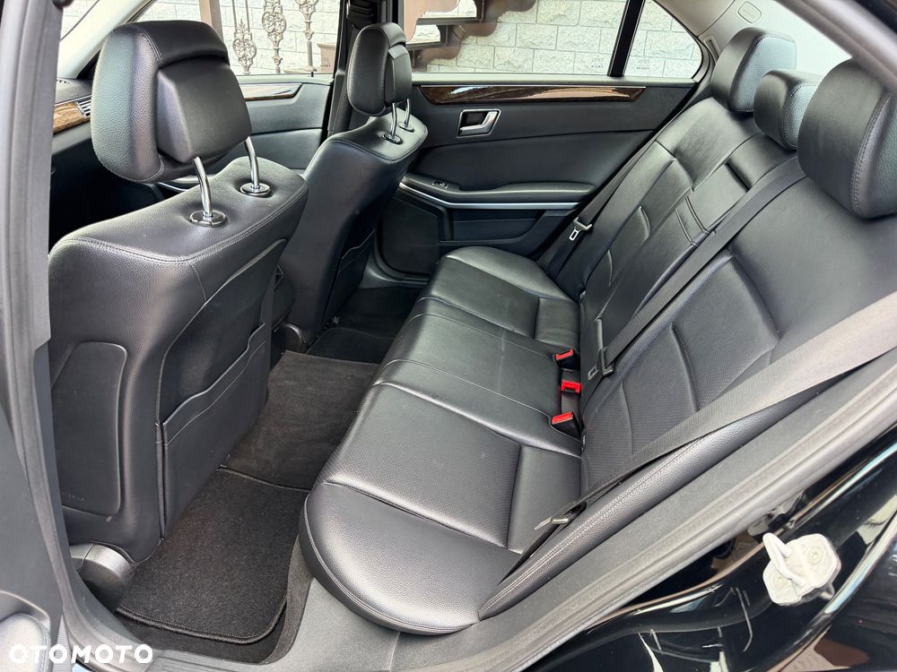 Mercedes-Benz Klasa E 220 CDI DPF BlueEFFICIENCY Automatik - 21