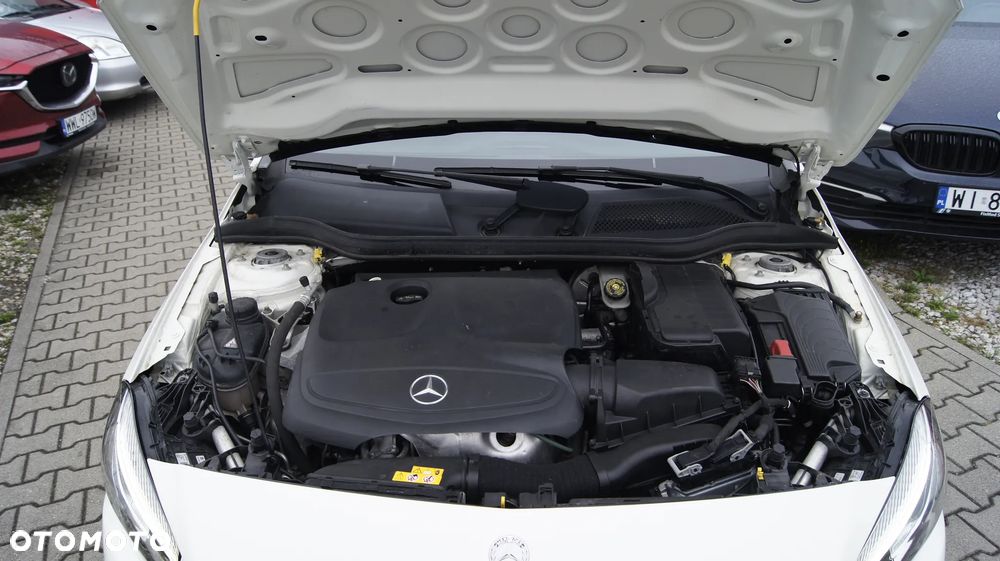 Mercedes-Benz Klasa A 180 7G-DCT AMG Line - 24