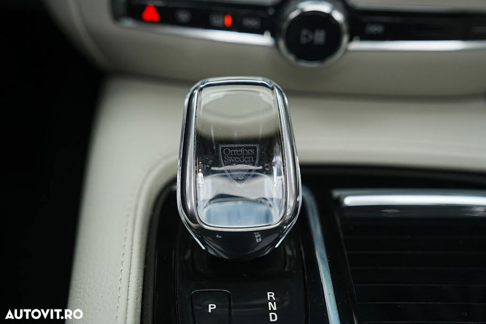 Volvo S60 T8 eAWD Momentum Pro - 38