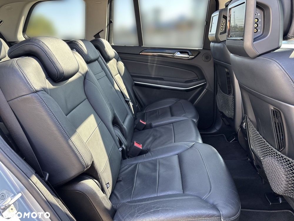 Mercedes-Benz GLS - 22
