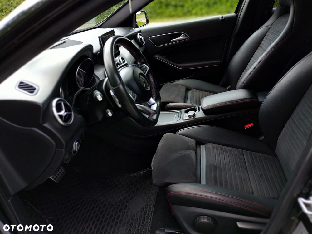 Mercedes-Benz GLA - 8