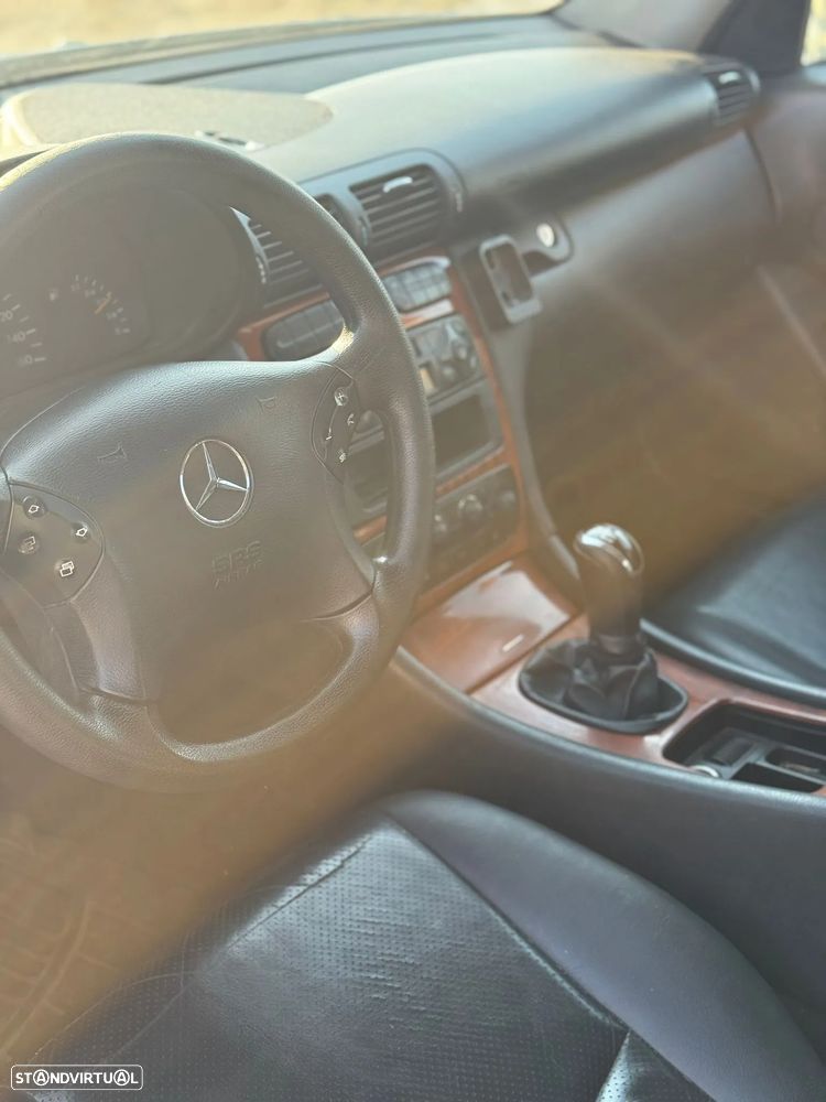 Mercedes-Benz 220 - 9