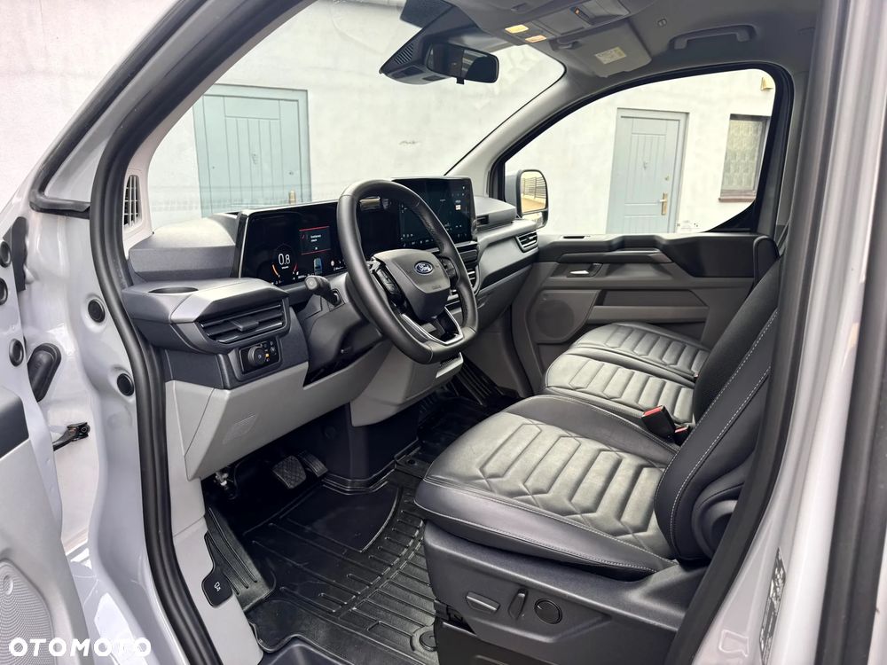 Ford Tourneo Custom L2H1 VA Autm Titanium - 38