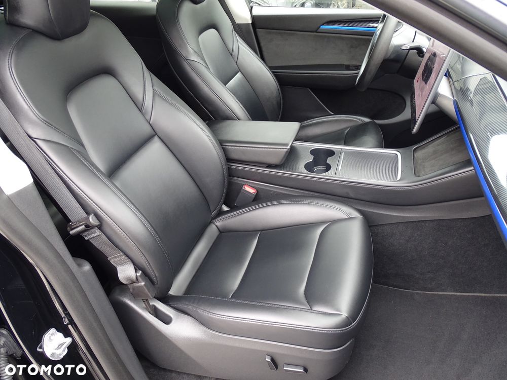 Tesla Model Y Long Range Dual Motor AWD - 19