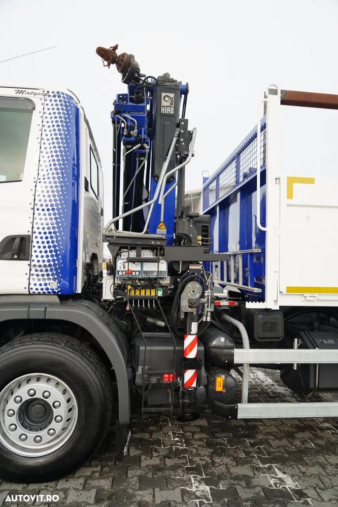 Scania G 370 / 6x4 / BASCULĂ SPATE + HIAB 144E S-3 HDS / RADIOCOMANDĂ / ROTATOARE / FURCĂ PENTRU PALEȚI / EURO 6 / - 18
