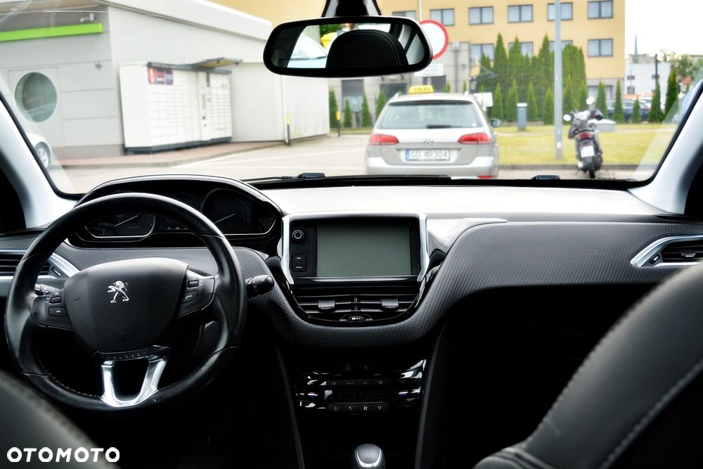 Peugeot 2008 PureTech 110 GPF Stop&Start EAT6 Allure - 6