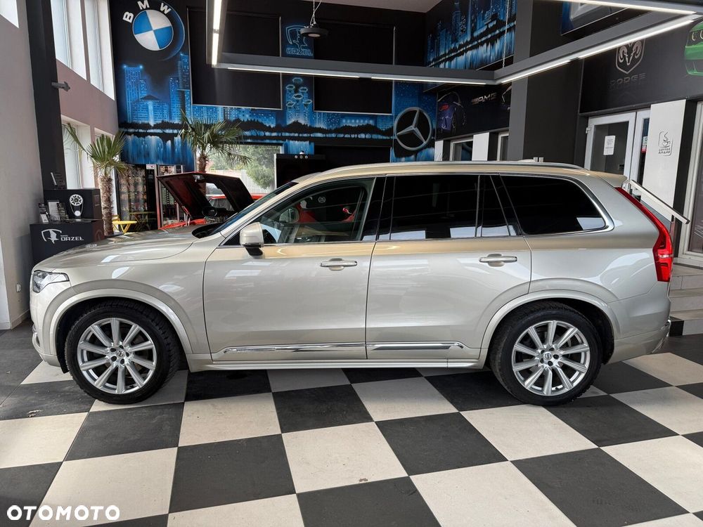 Volvo XC 90 - 9