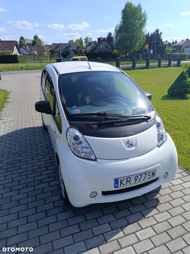 Peugeot iOn High Line - 14