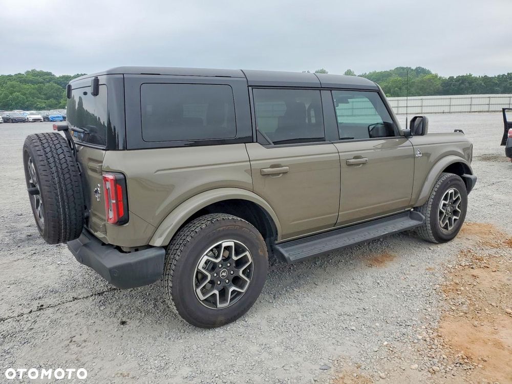 Ford Bronco - 6