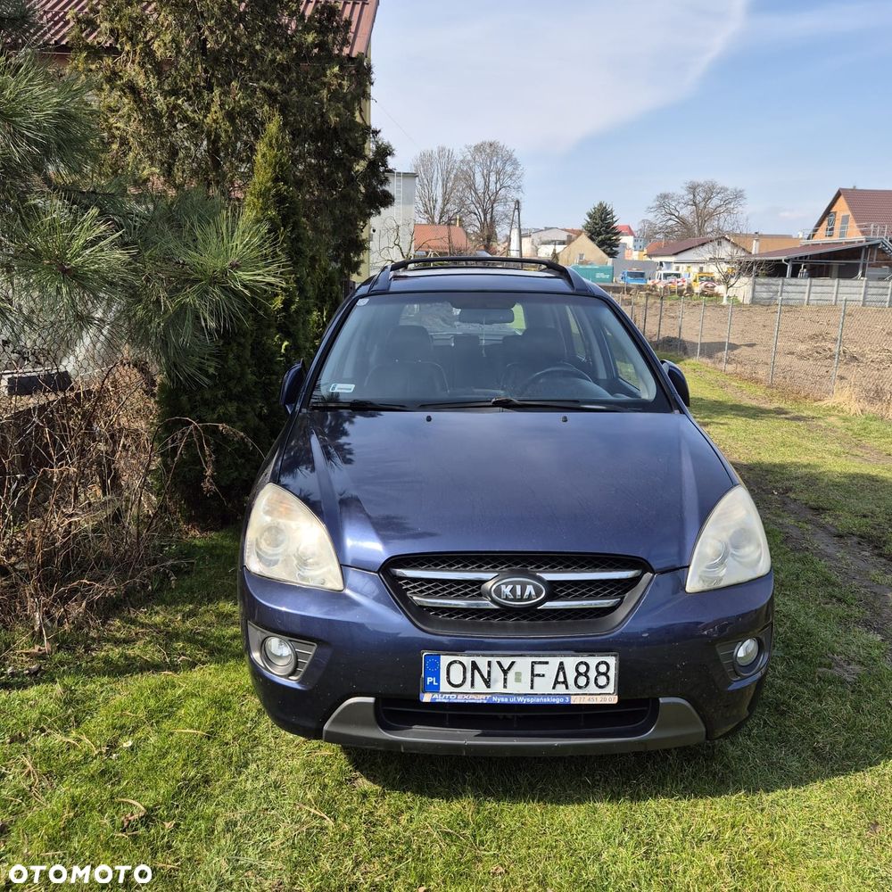 Kia Carens - 4