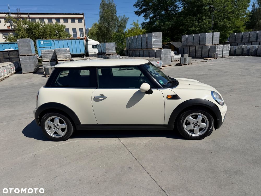 MINI ONE Standard - 9