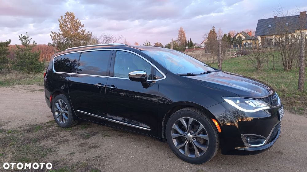 Chrysler Pacifica - 18