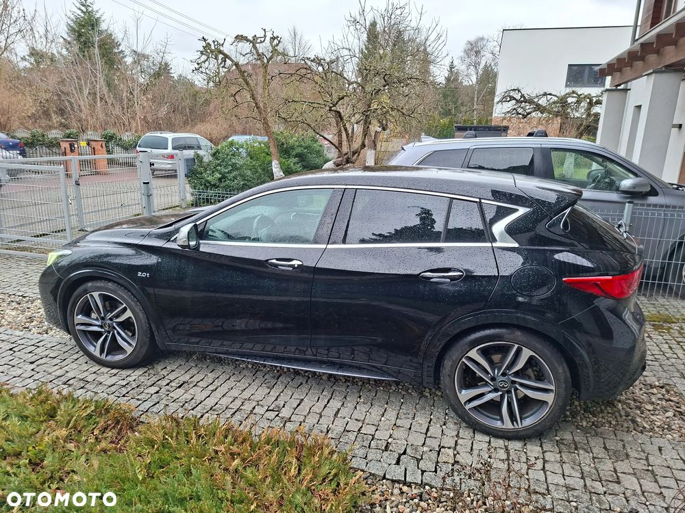 Infiniti Q30 2.0t Sport 7DCT - 4