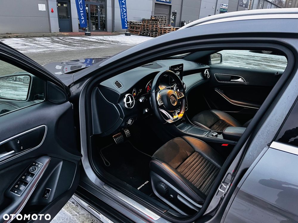 Mercedes-Benz GLA 180 7G-DCT AMG Line - 29