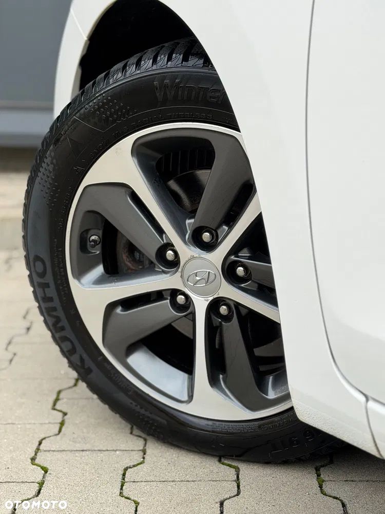 Hyundai i30 i30cw 1.6 Fifa World Cup Edition - 29