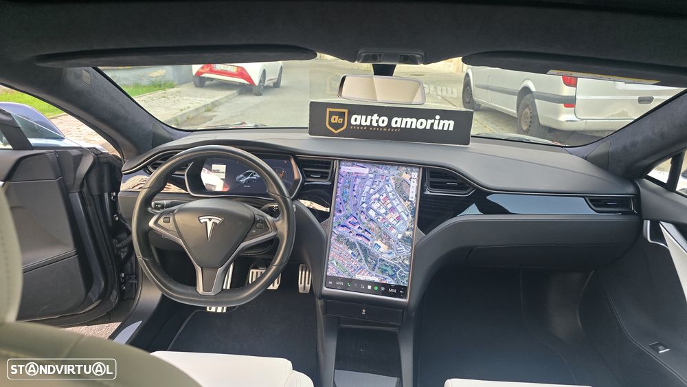 Tesla Model S Long Range - 17