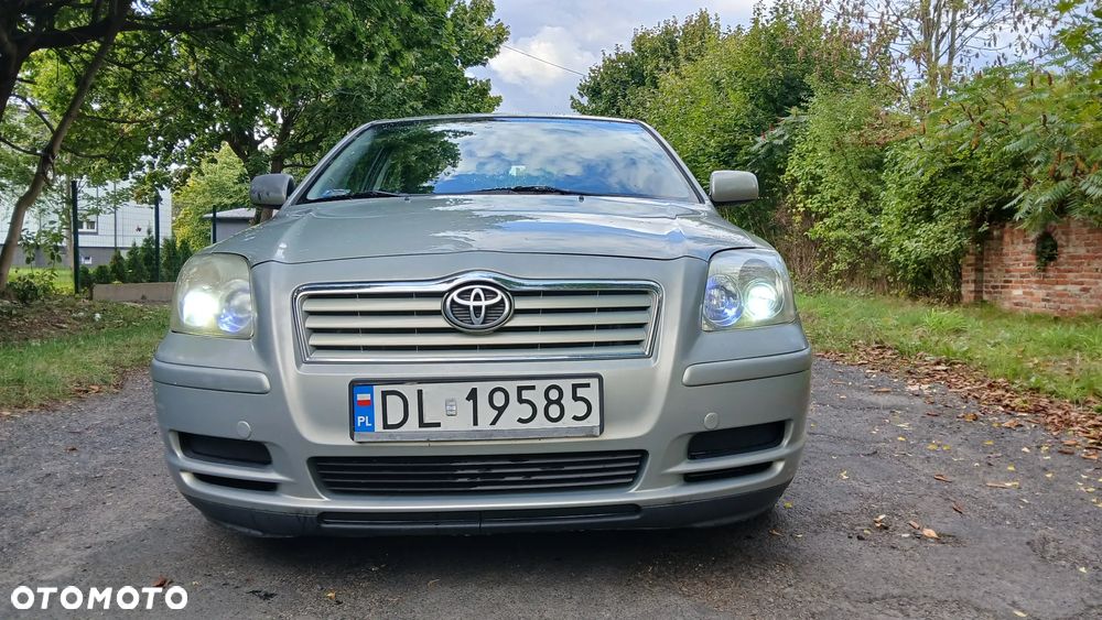 Toyota Avensis - 2