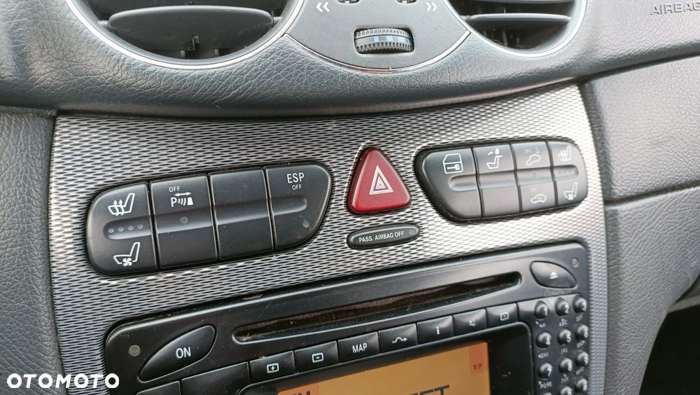 Mercedes-Benz CLK - 16