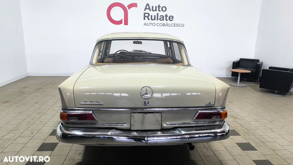Mercedes-Benz A 200 - 4