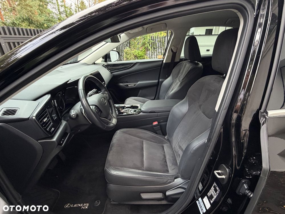 Lexus NX 350h Business AWD - 16