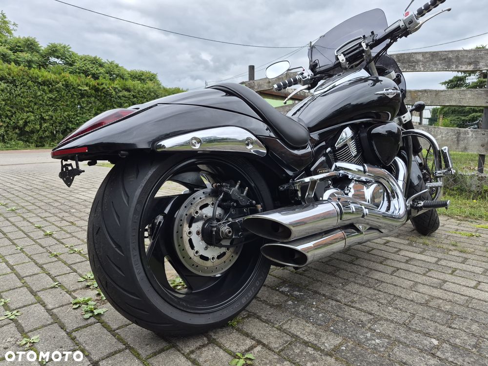 Suzuki Intruder - 8