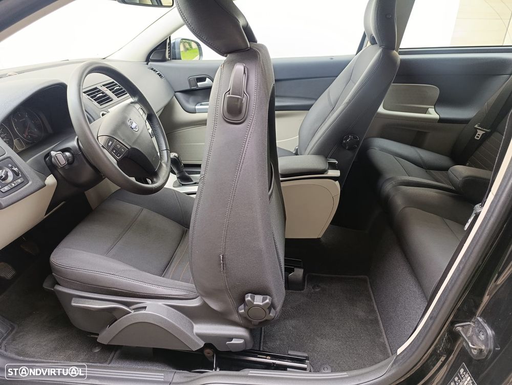 Volvo C30 1.6 D Drive 99g Momentum Start/Stop - 18