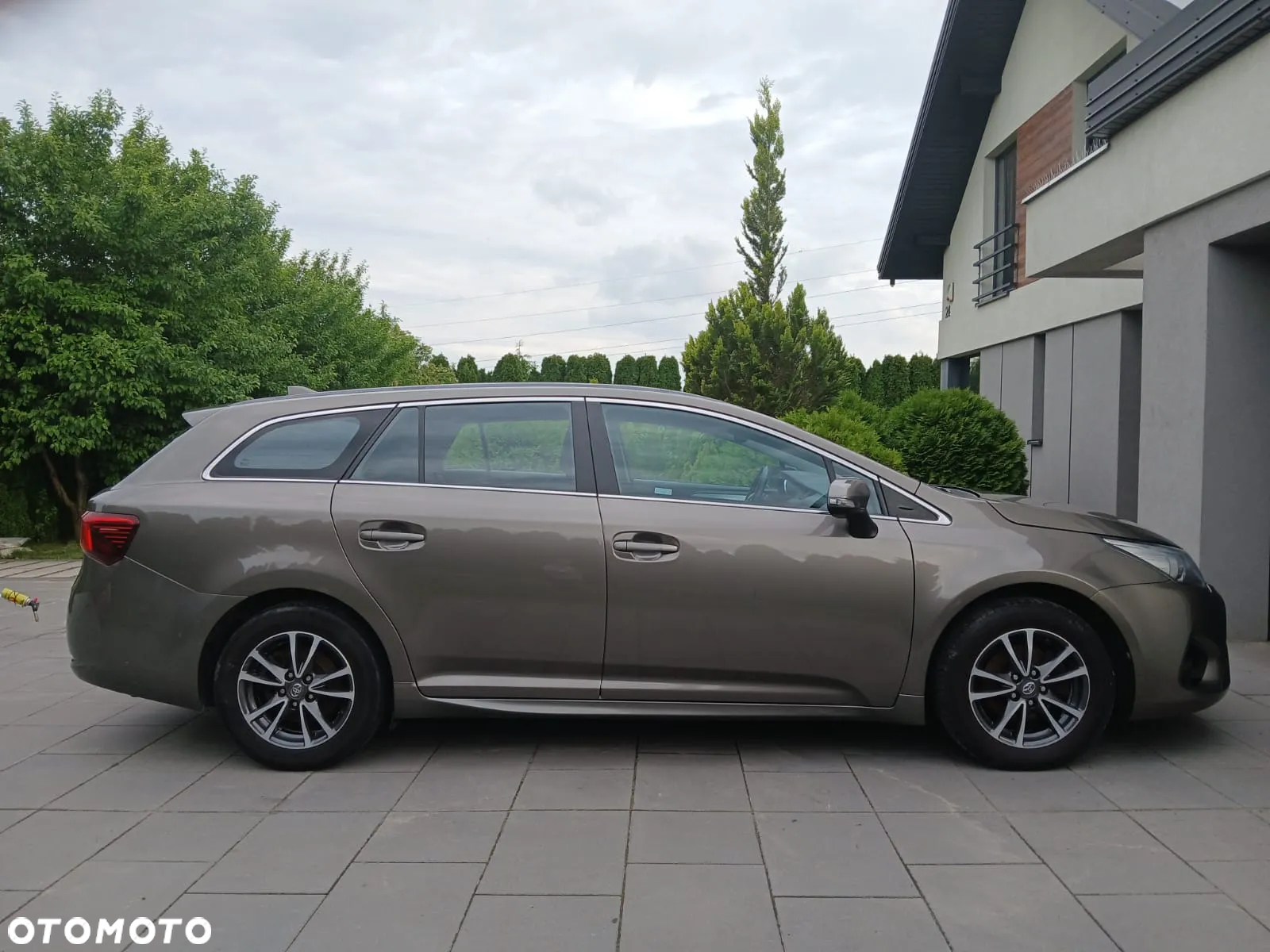 Toyota Avensis Touring Sports 1.8 Comfort - 8