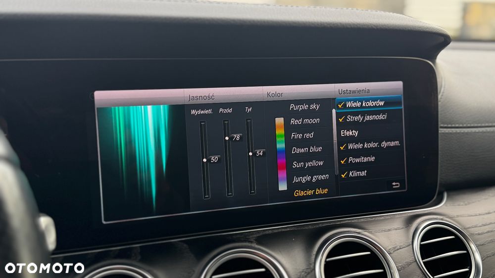 Mercedes-Benz Klasa E 220 d 4-Matic 9G-TRONIC - 35