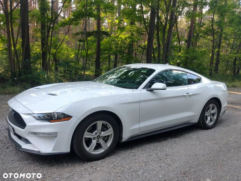 Ford Mustang - 4