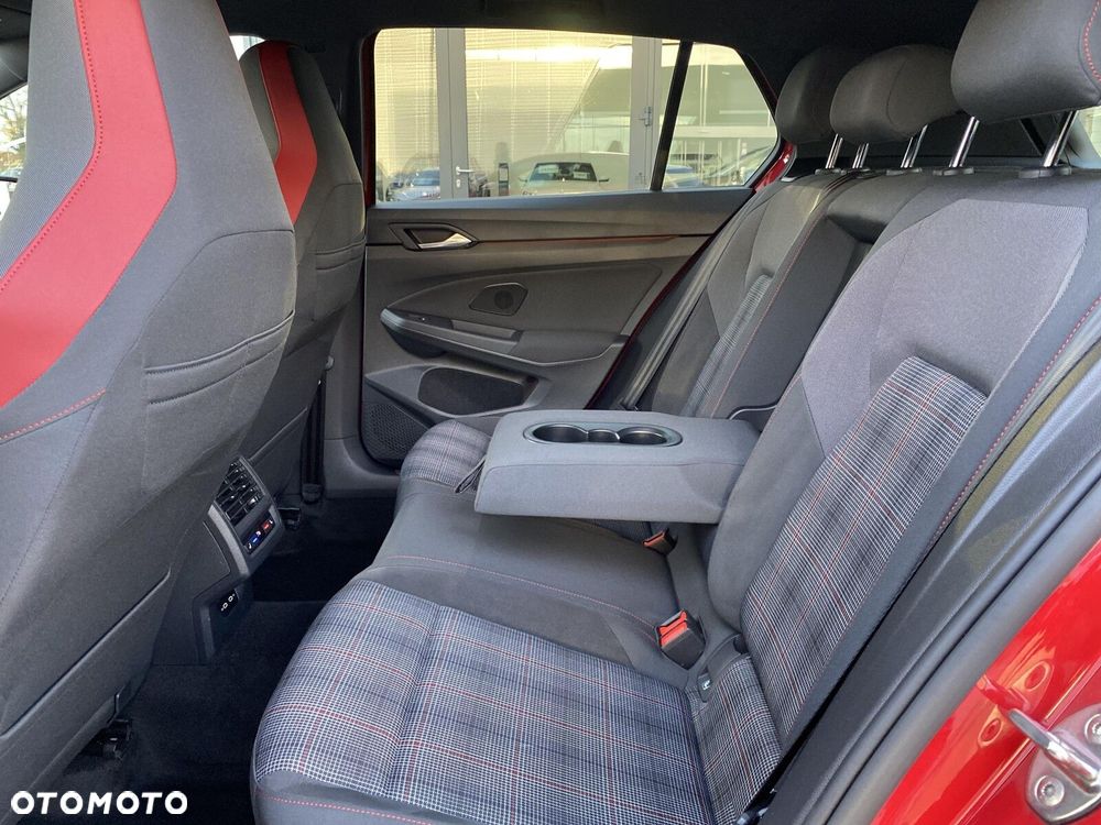 Volkswagen Golf - 13